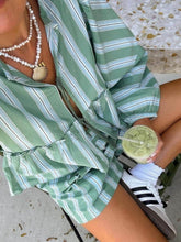 Conjunto de camisa y pantalones cortos con estampado de rayas y patchwork suelto